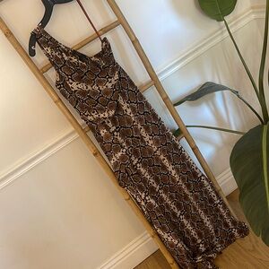 BCBG MAXAZRIA KESSA SNAKE PRINT LONG DRESS size 6 P petite
